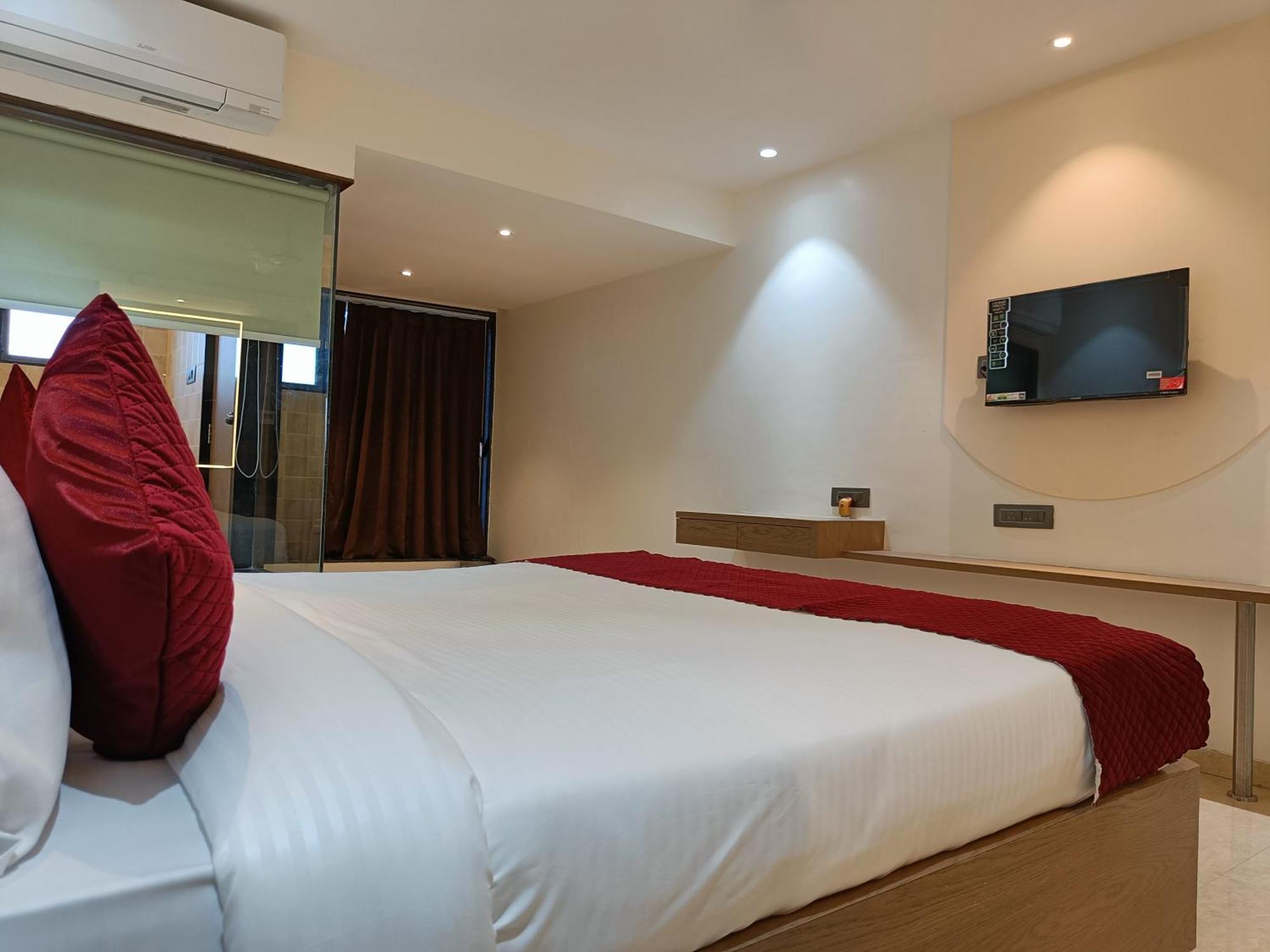 Hsquare Hotel Andheri West - Mumbai — Photos 1